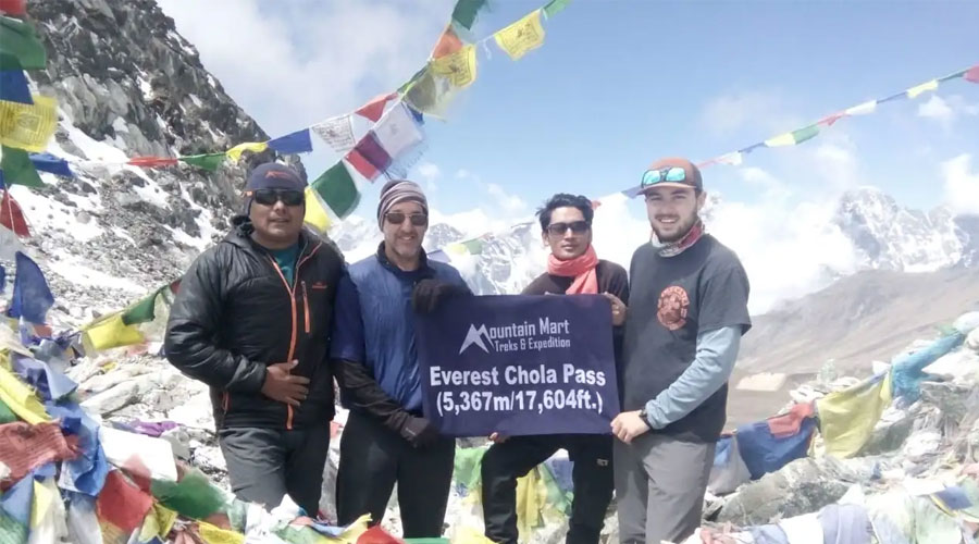 An Independent Trekkers Guide To Everest Base Camp - Guide or No Guide?